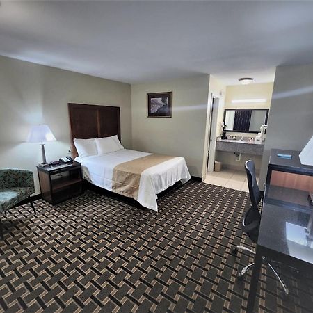 แทรเวลลอดจ์ บาย วินด์แฮม แจ็คสัน นอร์ท Hotel ภายนอก รูปภาพ