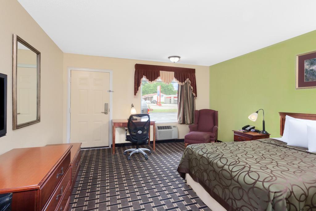 แทรเวลลอดจ์ บาย วินด์แฮม แจ็คสัน นอร์ท Hotel ภายนอก รูปภาพ
